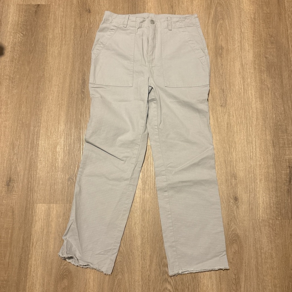 Women's Straight Leg Jeans in Light Gray